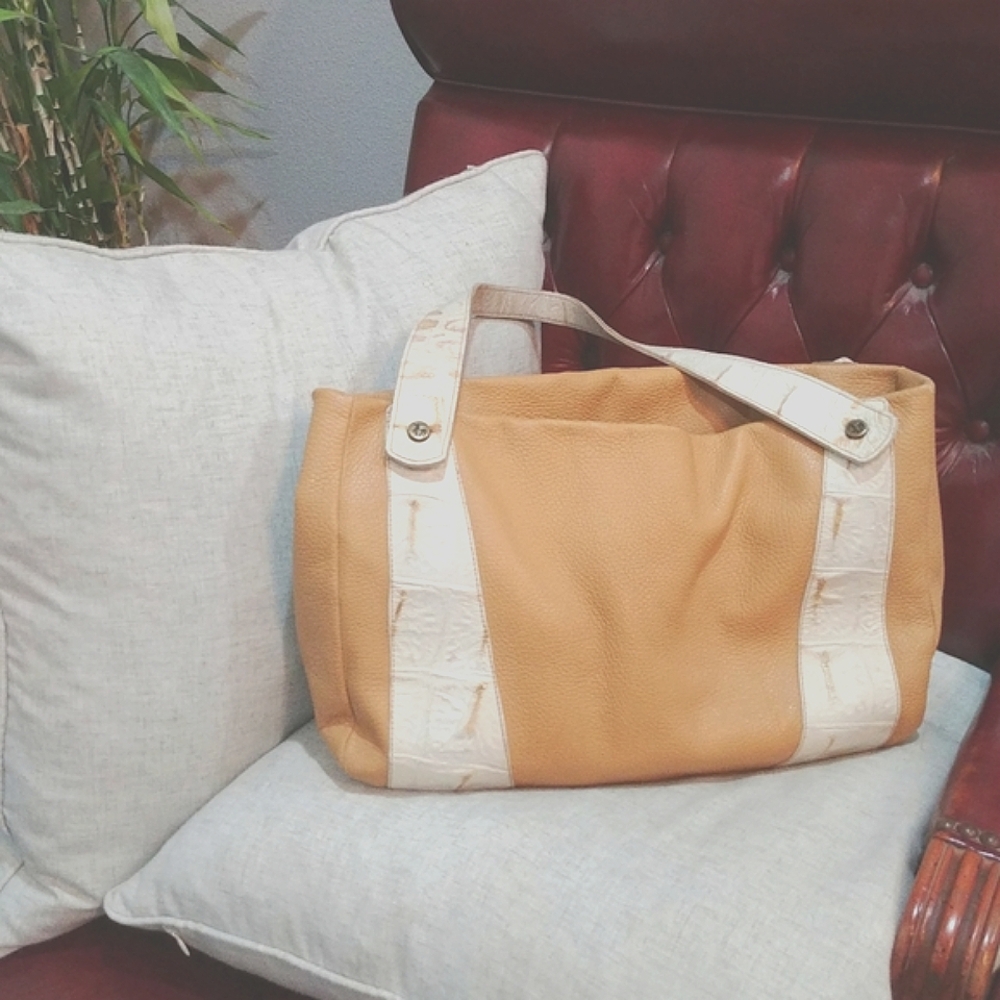 Petusco genuine Spanish leather tan & white double strap roomy handbag - Picture 2 of 10